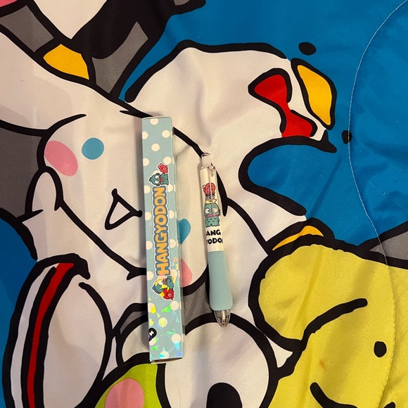 Sanrio Fishman Bundle with lunch bag and water bottle - Picture 3 of 9